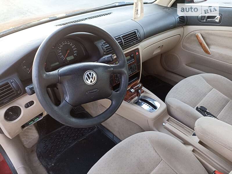 Седан Volkswagen Passat 1998 в Виннице