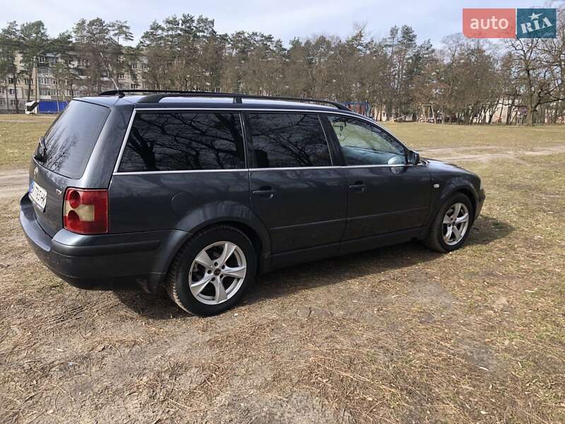 Универсал Volkswagen Passat 2001 в Сарнах