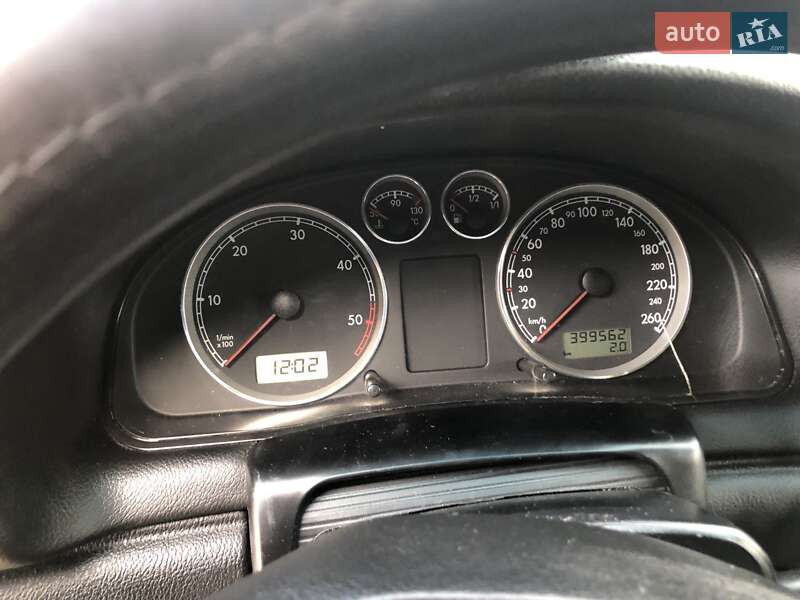 Универсал Volkswagen Passat 2001 в Сарнах