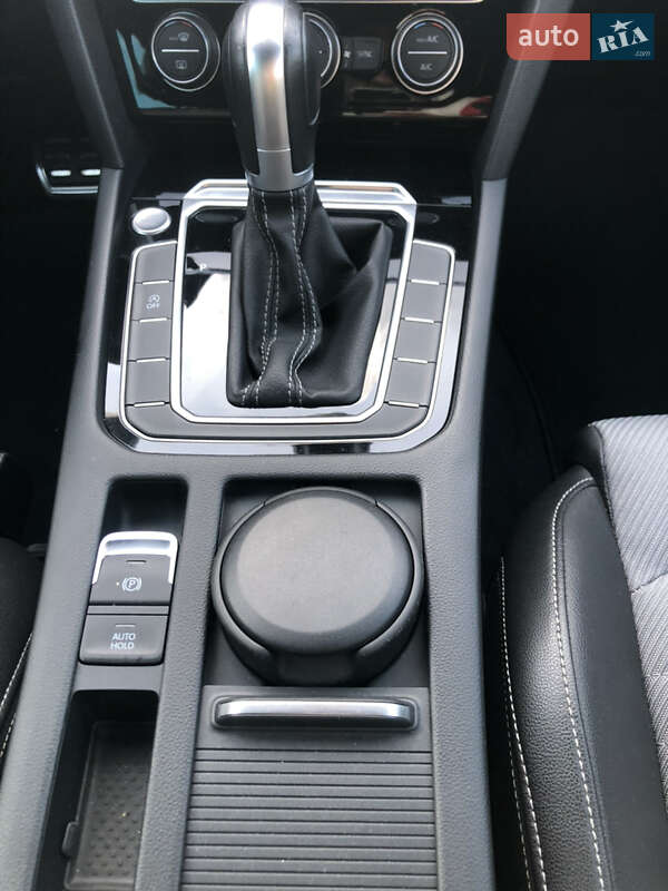 Универсал Volkswagen Passat 2018 в Ровно