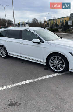 Универсал Volkswagen Passat 2018 в Ровно