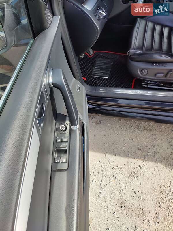 Універсал Volkswagen Passat 2012 в Збаражі