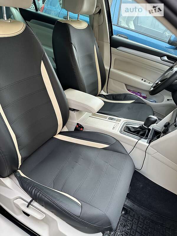 Універсал Volkswagen Passat 2017 в Луцьку