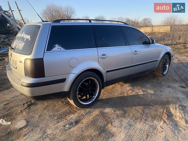 Универсал Volkswagen Passat 2002 в Бородянке