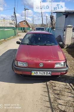 Универсал Volkswagen Passat 1990 в 