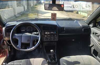 Универсал Volkswagen Passat 1990 в 