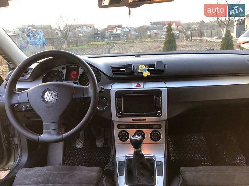 Седан Volkswagen Passat 2007 в Новояворівську