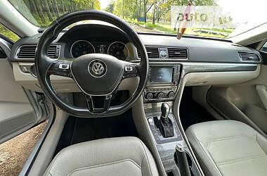Седан Volkswagen Passat 2016 в Стрые