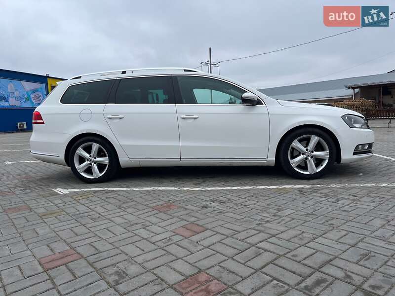 Універсал Volkswagen Passat 2012 в Житомирі