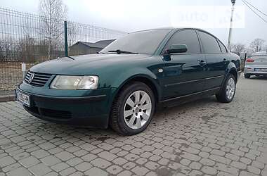 Седан Volkswagen Passat 1999 в 