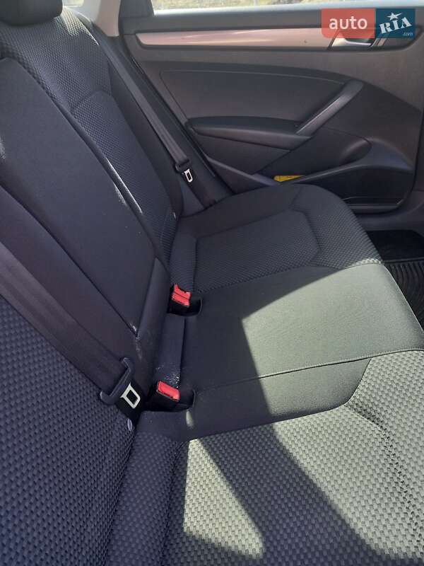 Седан Volkswagen Passat 2014 в Снятине