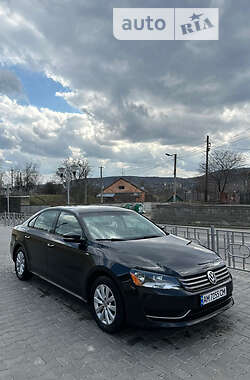 Седан Volkswagen Passat 2014 в Звягелі