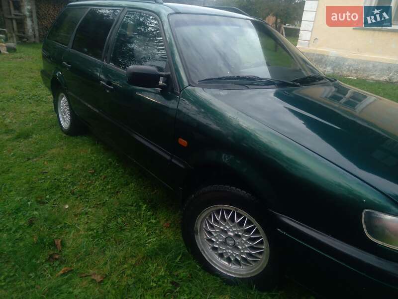 Универсал Volkswagen Passat 1995 в Старом Самборе