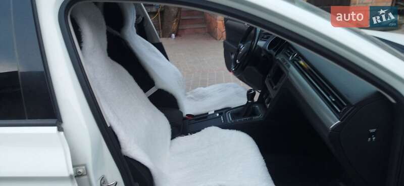 Універсал Volkswagen Passat 2016 в Корсунь-Шевченківському