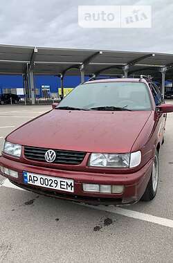 Універсал Volkswagen Passat 1995 в Запоріжжі