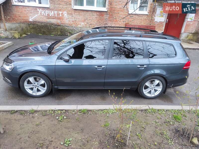 Универсал Volkswagen Passat 2011 в Хмельницком