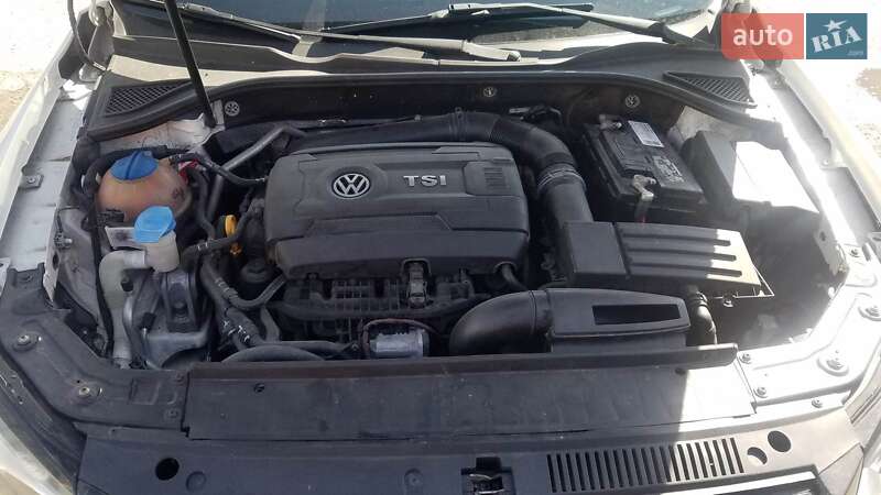 Седан Volkswagen Passat 2015 в Киеве