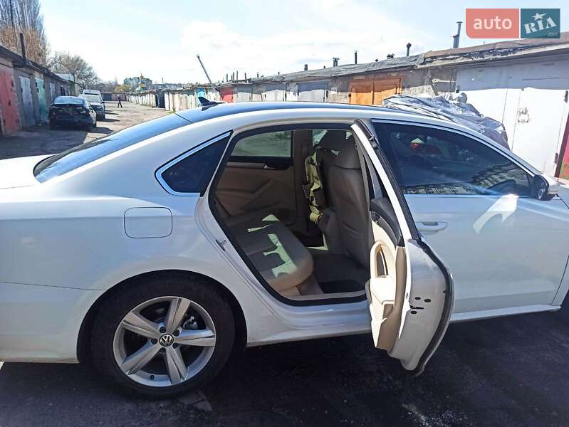 Седан Volkswagen Passat 2015 в Киеве