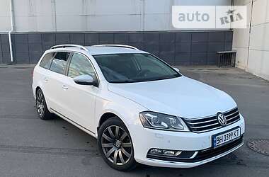 Універсал Volkswagen Passat 2012 в Одесі