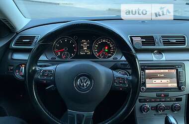 Універсал Volkswagen Passat 2012 в Одесі