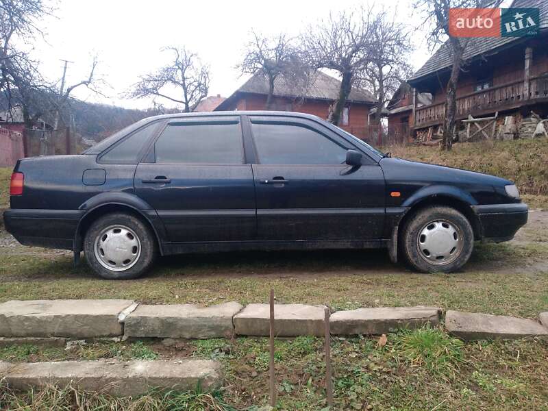 Седан Volkswagen Passat 1994 в Ждениеве