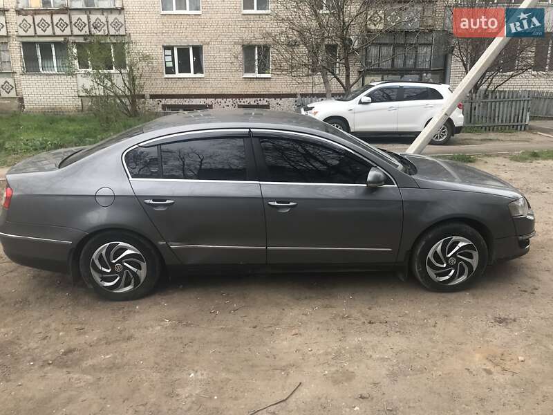 Седан Volkswagen Passat 2005 в Николаеве