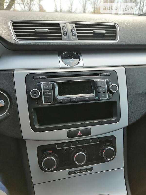 Універсал Volkswagen Passat 2012 в Броварах