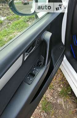 Универсал Volkswagen Passat 2012 в 