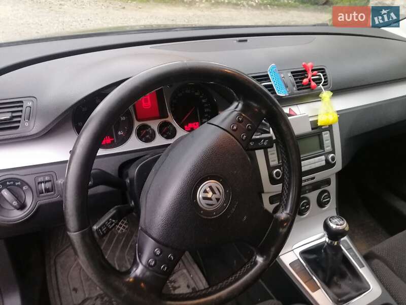 Седан Volkswagen Passat 2008 в Ужгороді