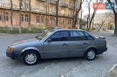 Седан Volkswagen Passat 1989 в Одесі