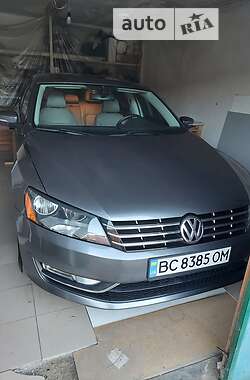 Седан Volkswagen Passat 2014 в Львове