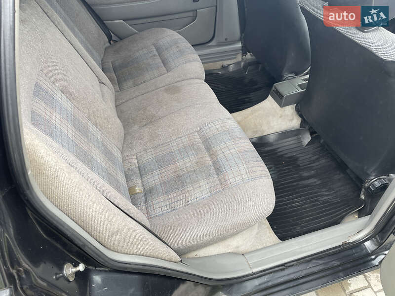 Универсал Volkswagen Passat 1990 в Олевске