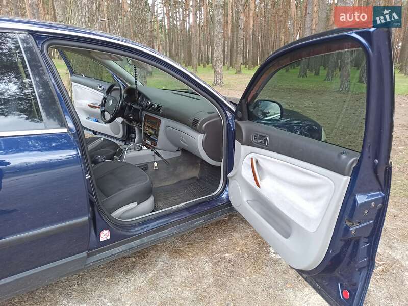 Седан Volkswagen Passat 2001 в Сумах