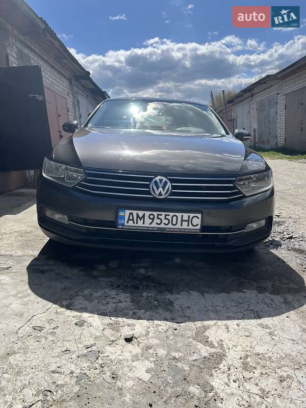 Седан Volkswagen Passat 2017 в Житомирі