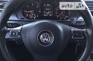 Универсал Volkswagen Passat 2011 в Звягеле