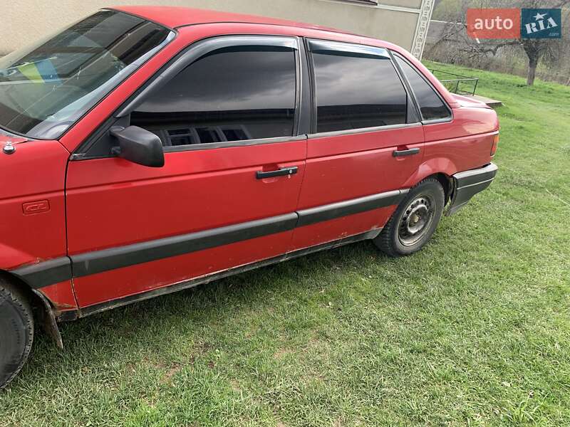 Седан Volkswagen Passat 1989 в Косове