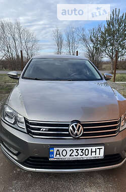 Седан Volkswagen Passat 2014 в Ужгороді