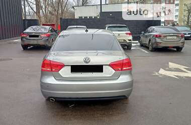 Седан Volkswagen Passat 2013 в Киеве