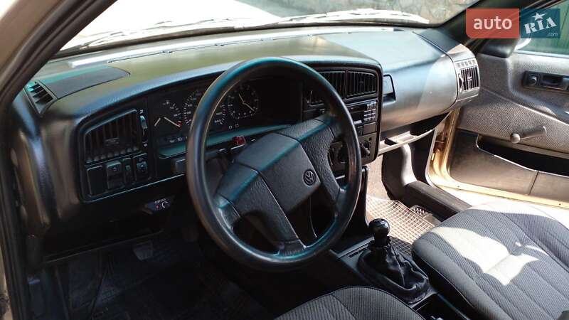 Универсал Volkswagen Passat 1990 в Киеве