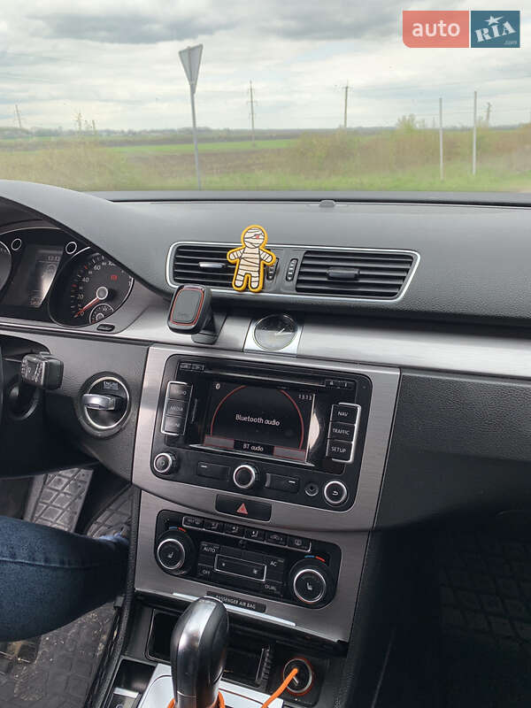 Универсал Volkswagen Passat 2011 в Хмельницком