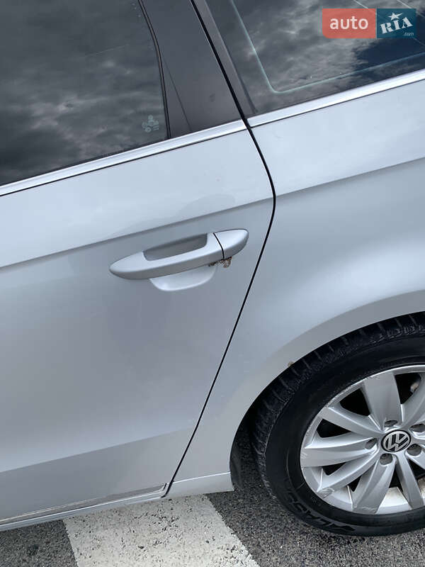 Универсал Volkswagen Passat 2011 в Хмельницком