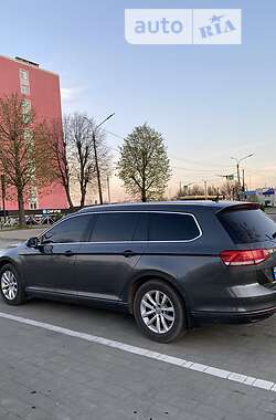 Универсал Volkswagen Passat 2015 в Хмельницком