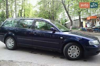 Універсал Volkswagen Passat 2000 в Рівному