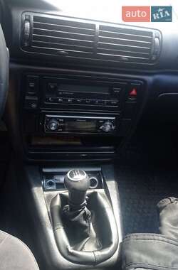Седан Volkswagen Passat 2001 в 