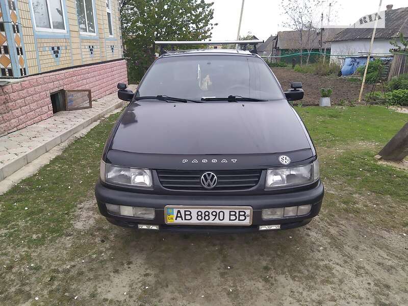 Седан Volkswagen Passat 1994 в Томашполе