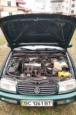 Универсал Volkswagen Passat 1996 в Стрые