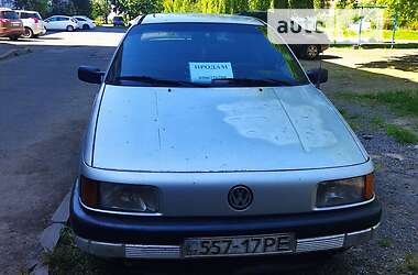 Седан Volkswagen Passat 1990 в Ужгороді