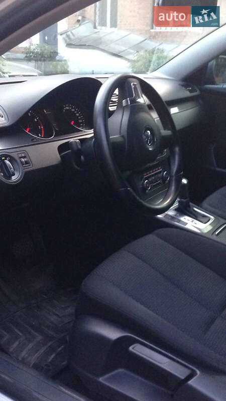 Седан Volkswagen Passat 2010 в Харкові