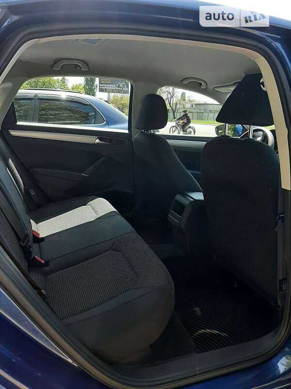 Седан Volkswagen Passat 2016 в Одессе