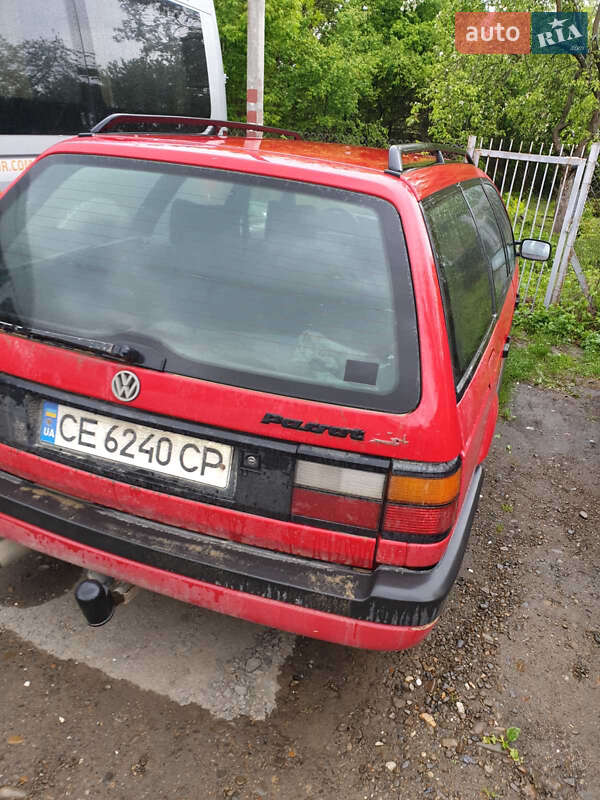 Універсал Volkswagen Passat 1993 в Чернівцях